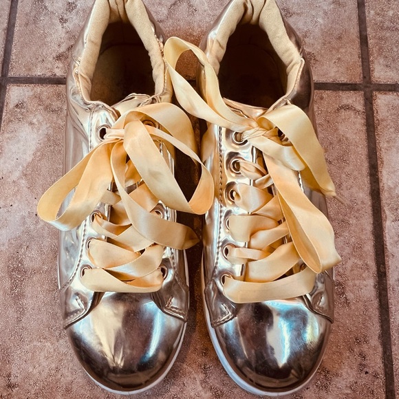 GOLD METALLIC Fashion Forward smeakers - Picture 6 of 14